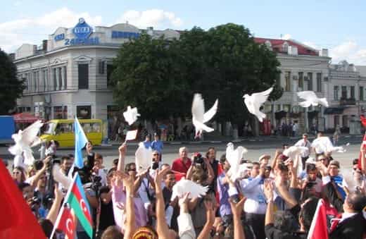 Тюркский марш единения и мира прошел в Акмесджите